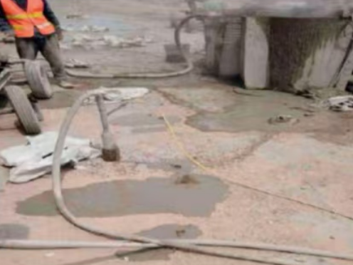 洪洞水泥混凝土路面板底注浆技术 路面脱空注浆整治方案